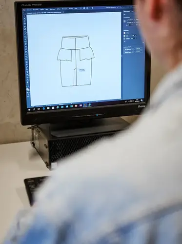 Assistant Fashion Tailor